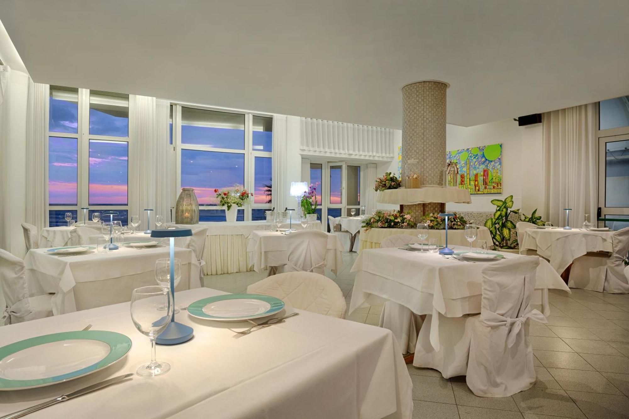 סקוליטי Hotel Mida מראה חיצוני תמונה