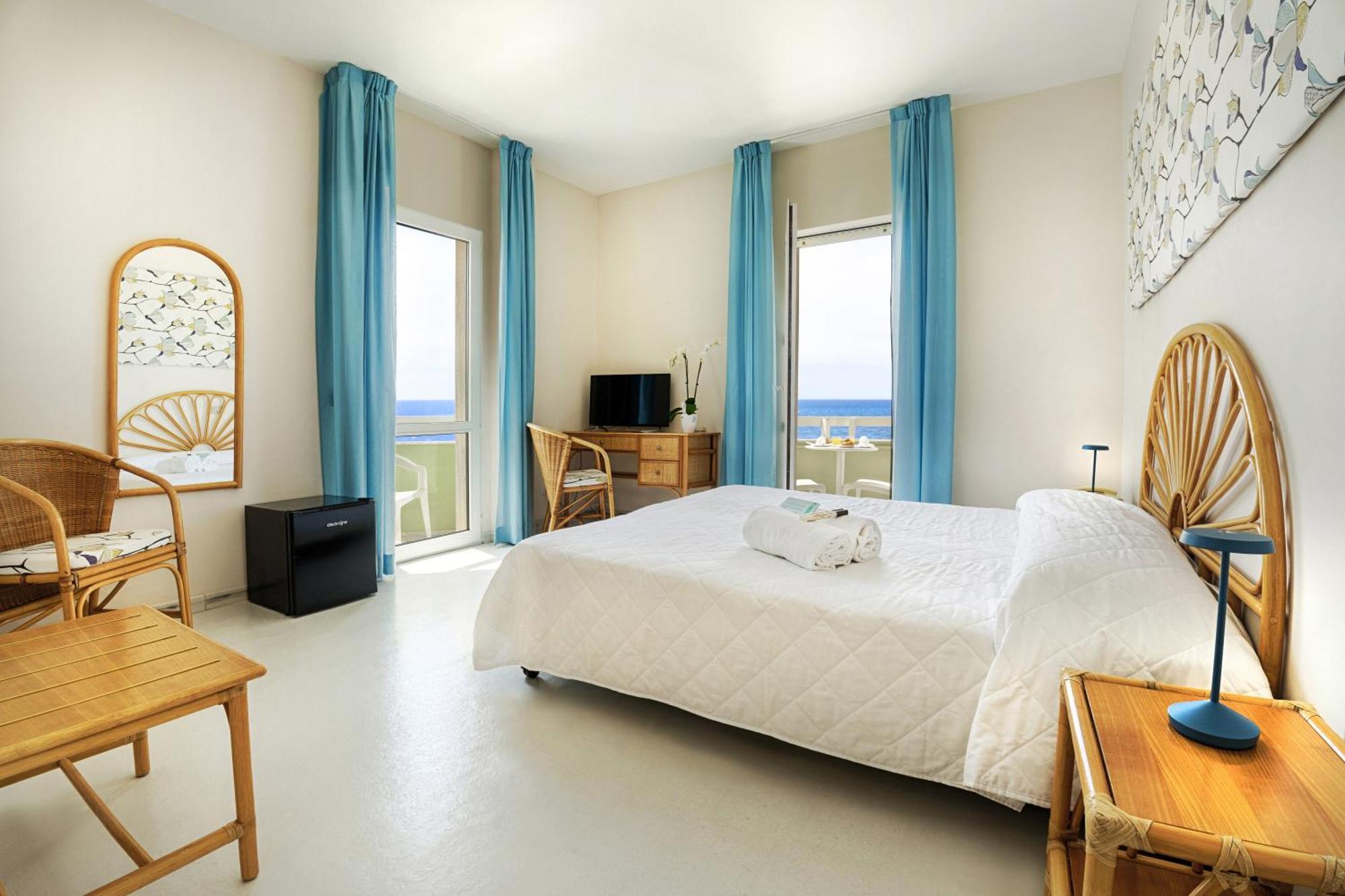 סקוליטי Hotel Mida מראה חיצוני תמונה