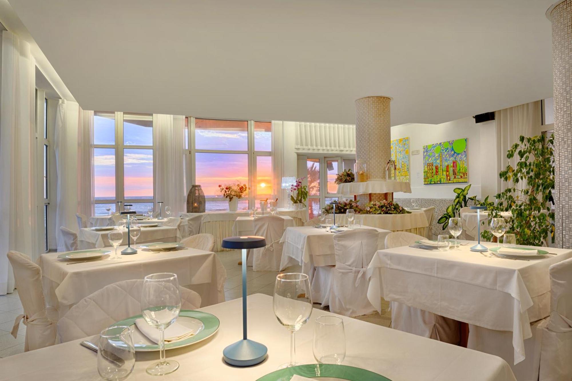סקוליטי Hotel Mida מראה חיצוני תמונה