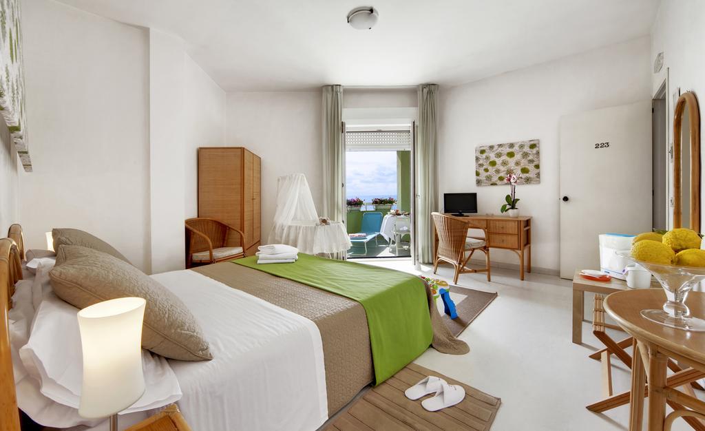 סקוליטי Hotel Mida מראה חיצוני תמונה